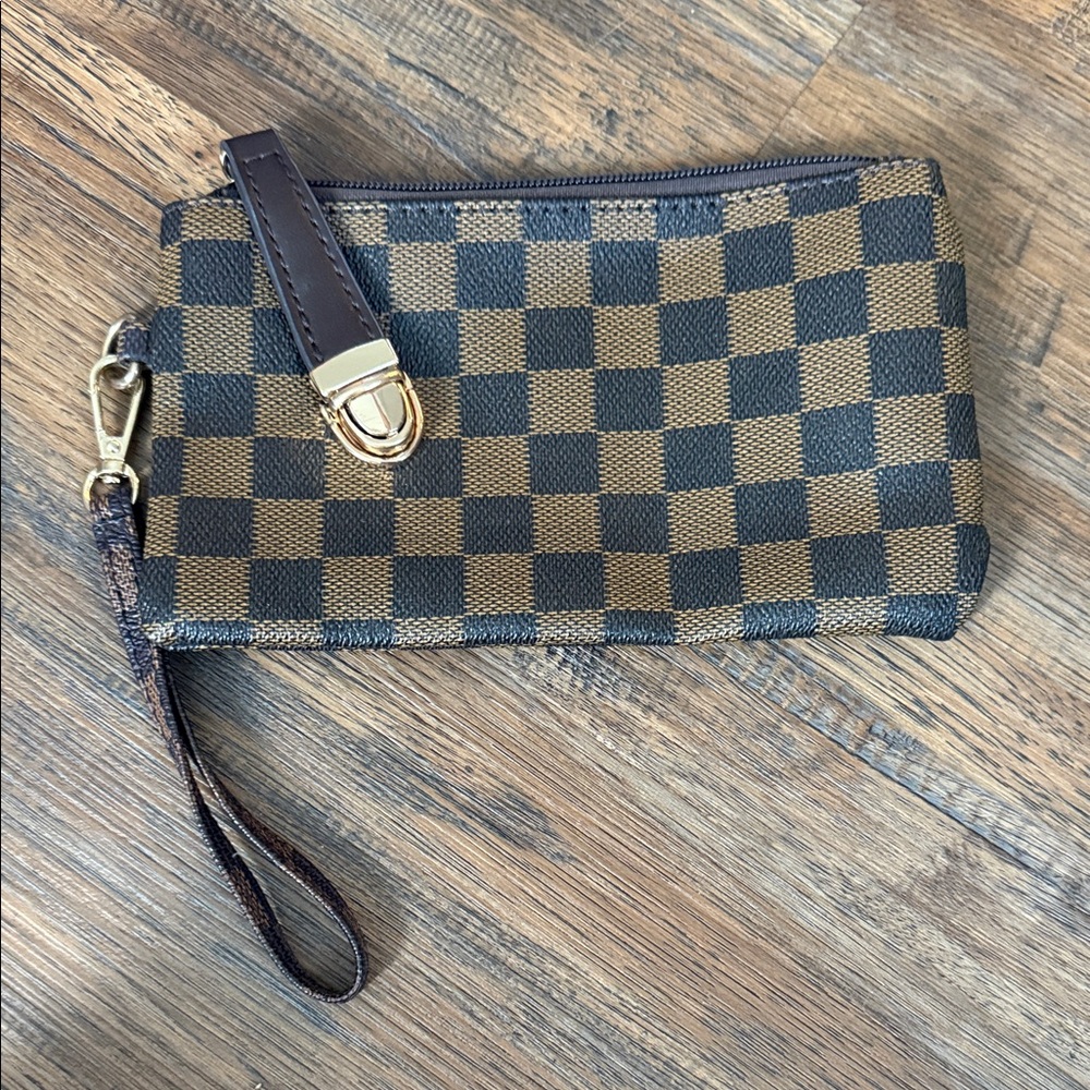 Checkered Wristlet with Gold Accents